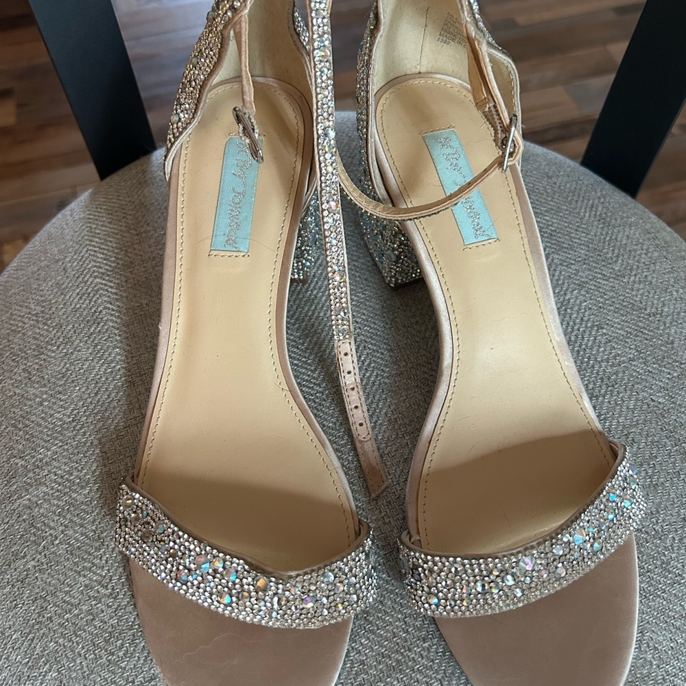 Blue by Betsey Johnson Elegant Rhinestone Embellished Block Heels Size 10